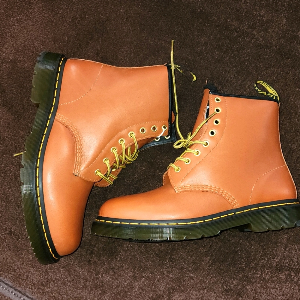 Doc Martens 1460 sherling winter boot